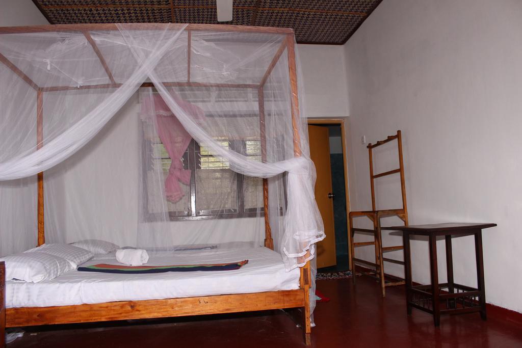 Abberny villa Midigama Kelet Szoba fotó