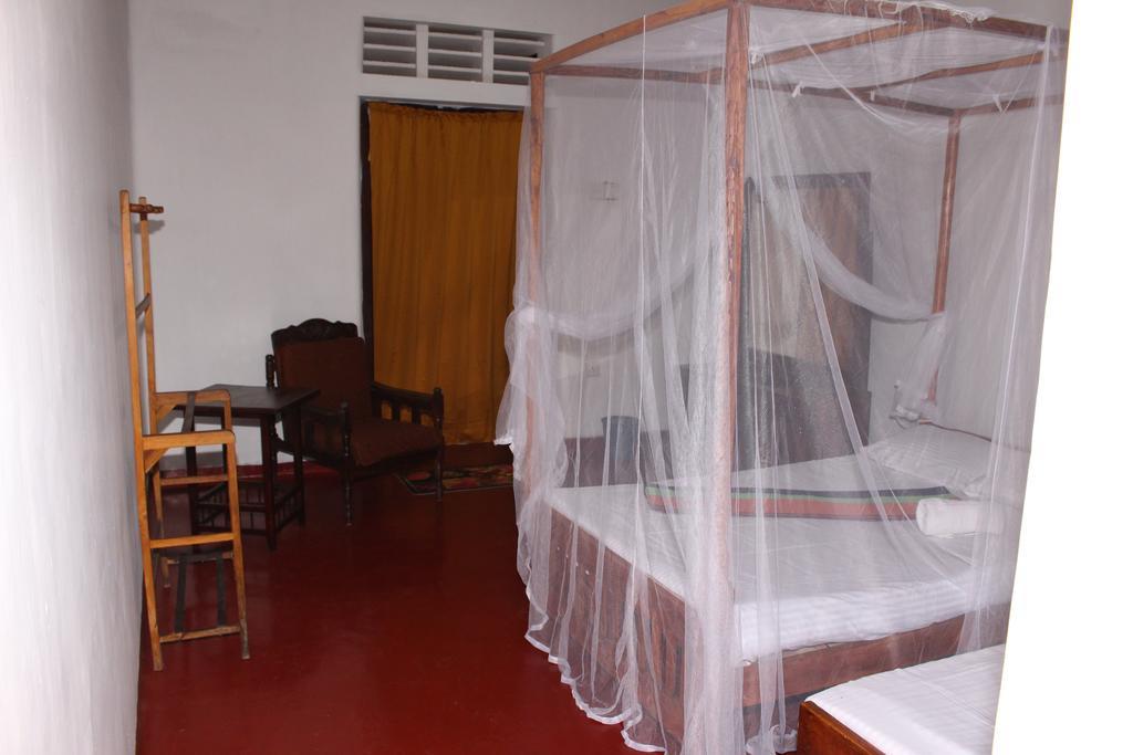 Abberny villa Midigama Kelet Szoba fotó