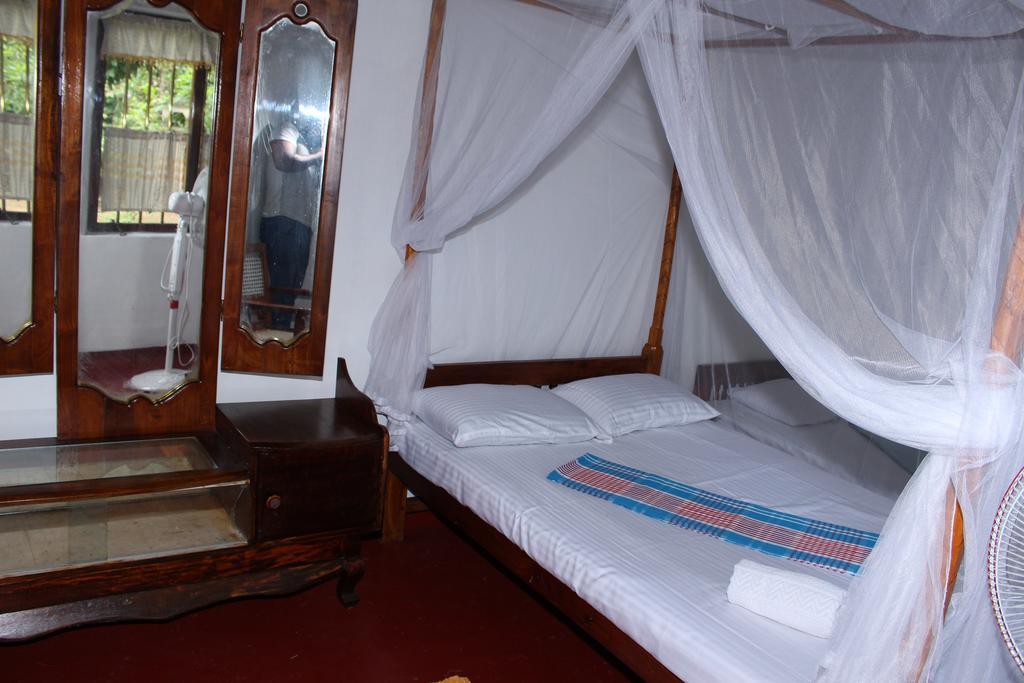 Abberny villa Midigama Kelet Szoba fotó